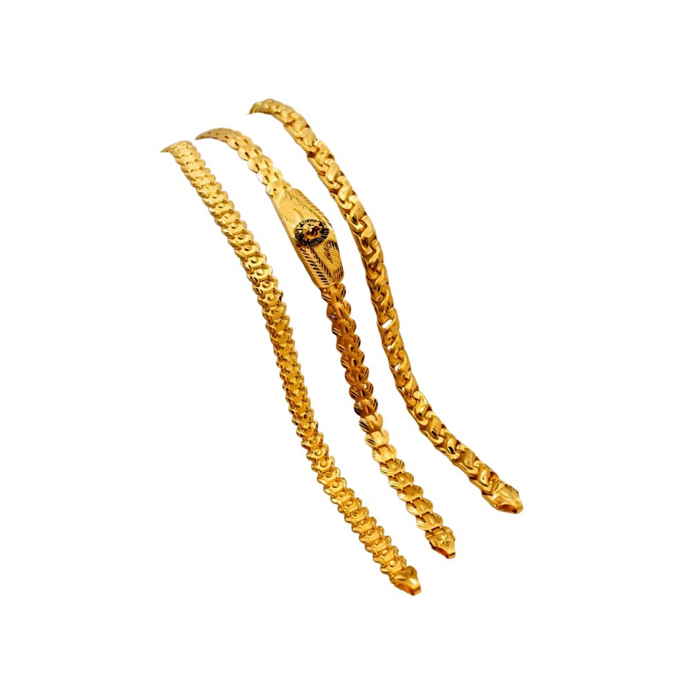 Glamorous Uncut Diamond Yellow Gold Bangle
